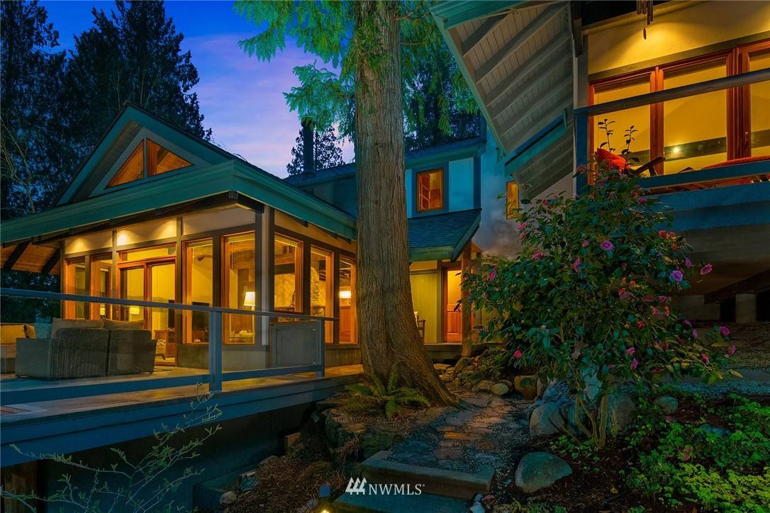 Bainbridge Island, WA 98110,8950 Woodbank DR NE