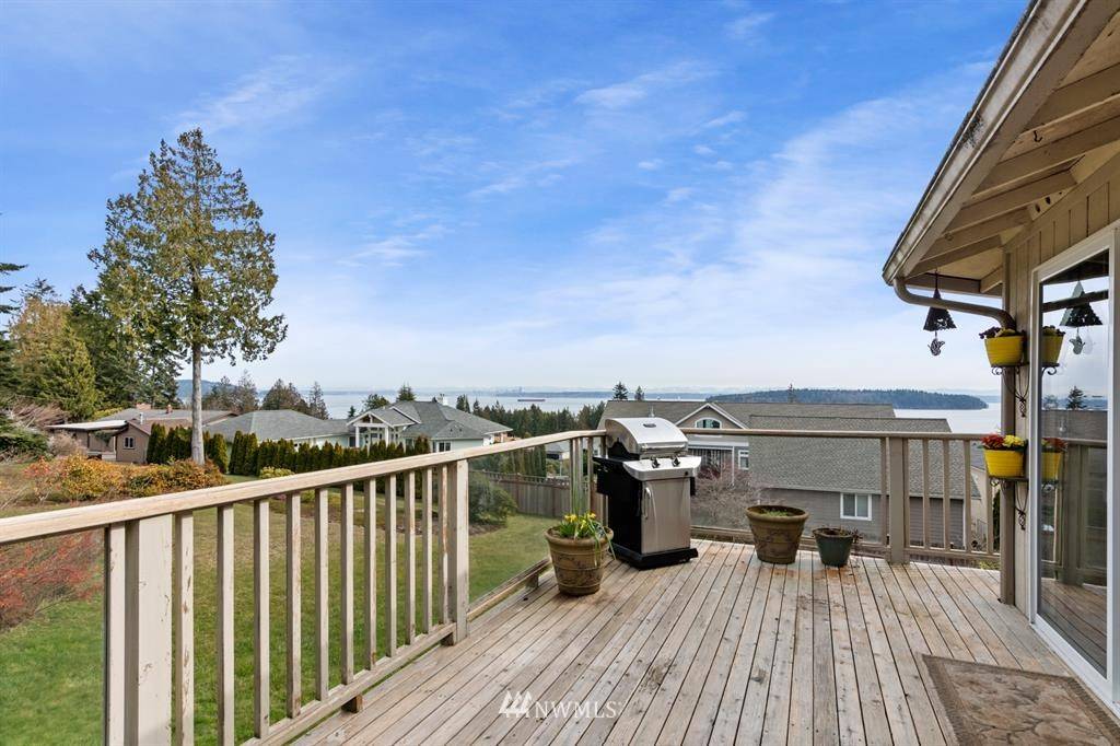 Port Orchard, WA 98366,993 Puget DR E