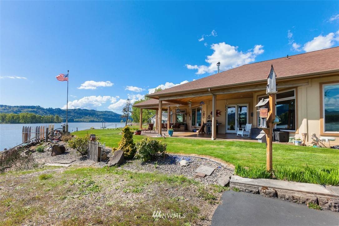 Cathlamet, WA 98612,217 W Sunny Sands