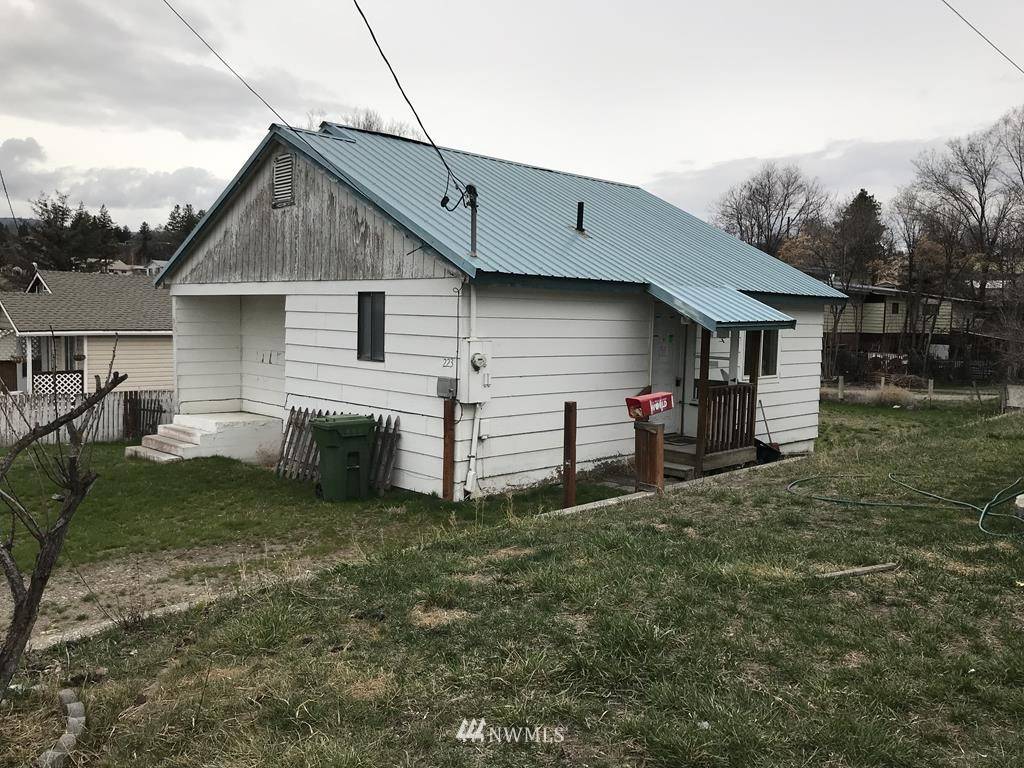 Omak, WA 98841,223 E Dewberry