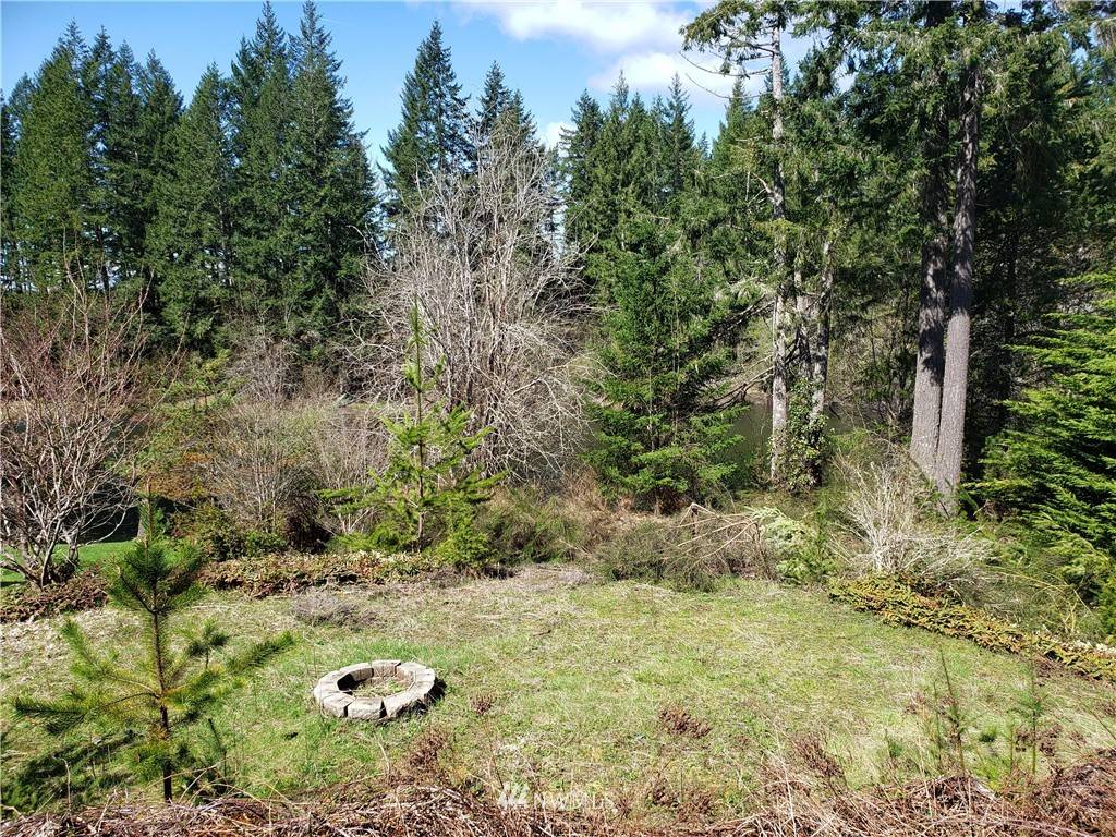 Grapeview, WA 98546,600 E Emerald Lake DR E