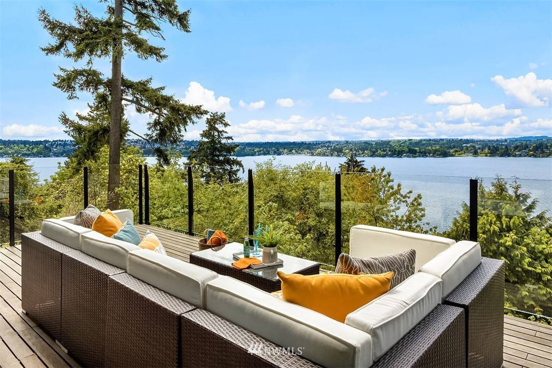 Mercer Island, WA 98040,7449 W Mercer WAY