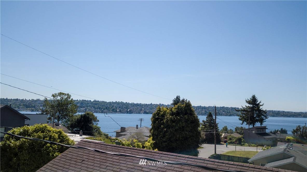 Renton, WA 98056,922 N 28th PL