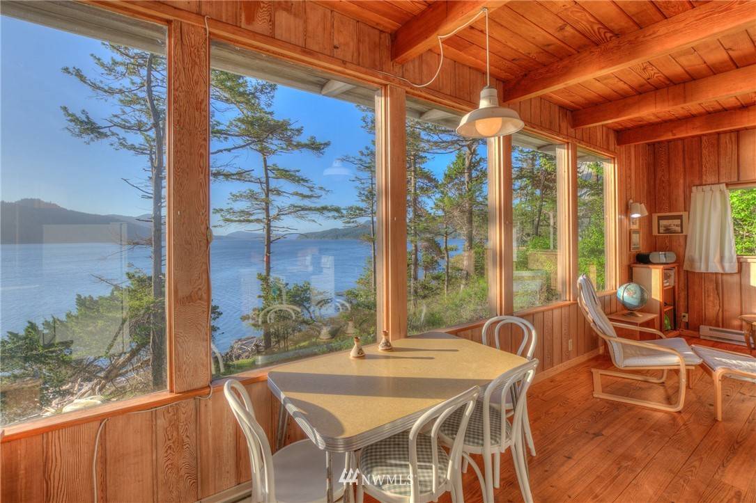 Orcas Island, WA 98245,206 Lohman LN