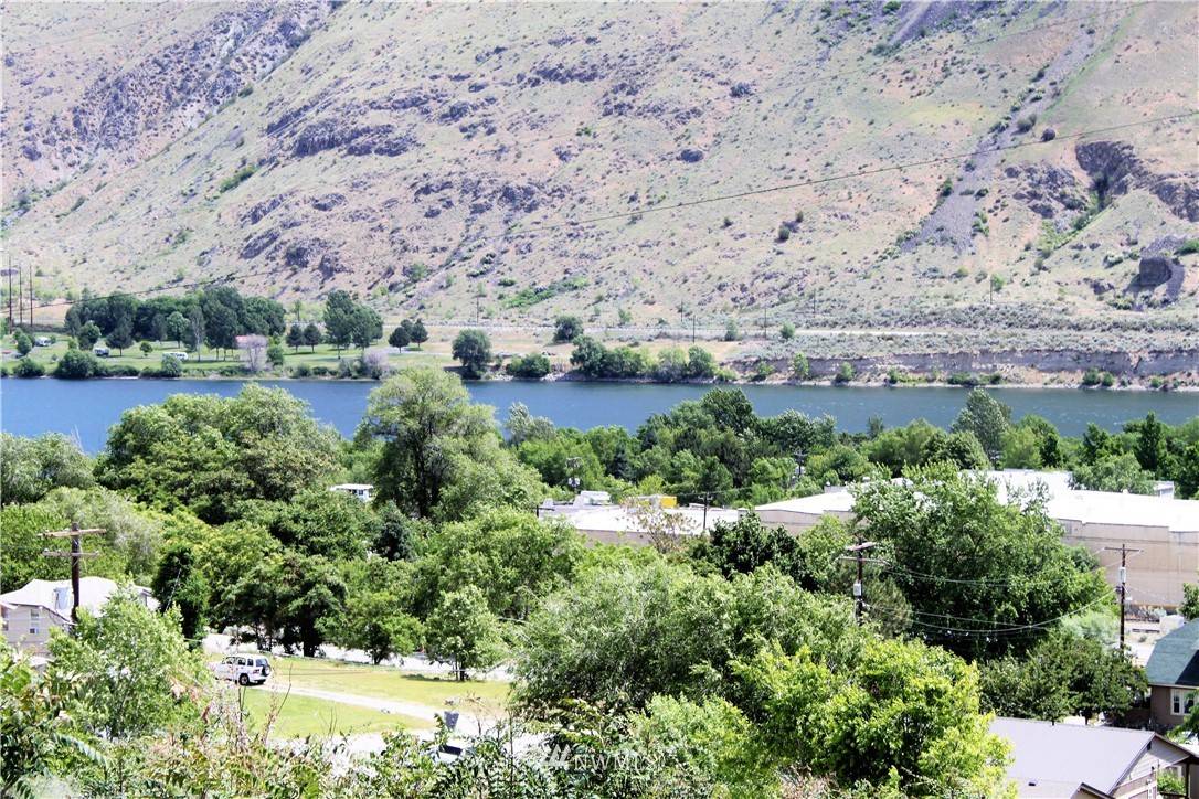 Chelan Falls, WA 98817,446 5th ST