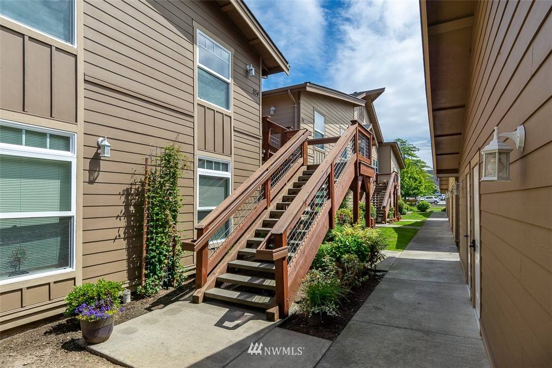 Lynden, WA 98264,312 Homestead BLVD #201