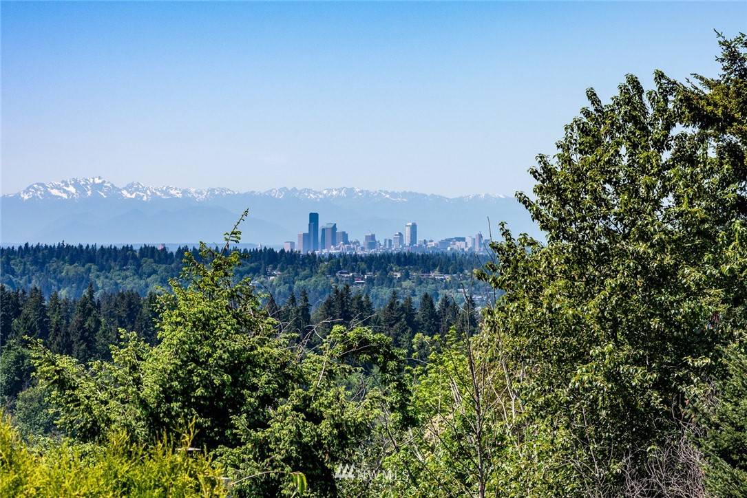 Bellevue, WA 98006,5525 Highland Drive