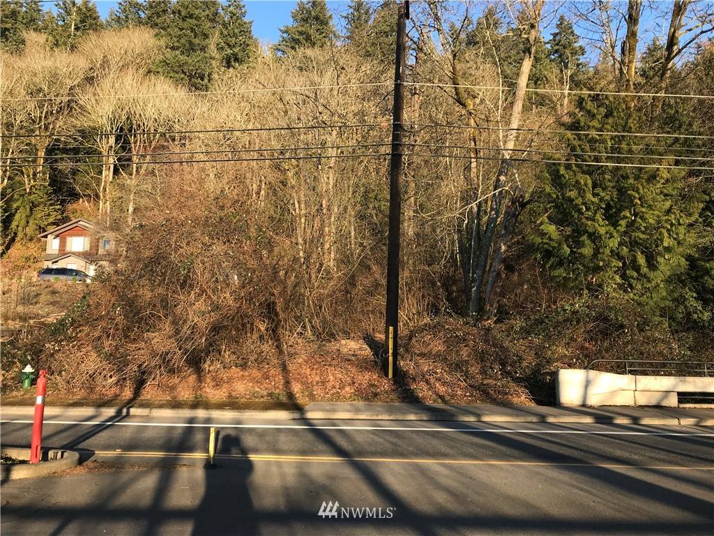 Sammamish, WA 98074,2018 E Lake Sammamish Pkwy NE