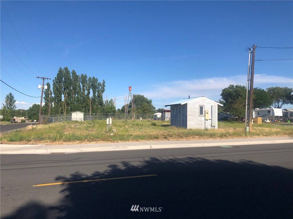 Soap Lake, WA 98851,420 S Division ST