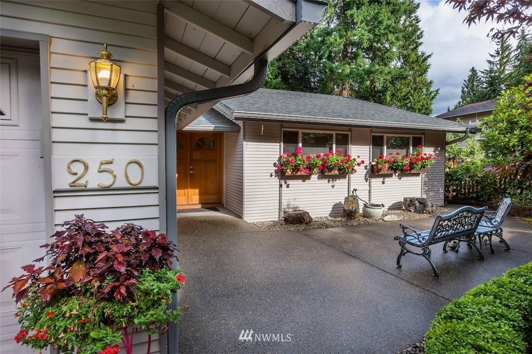 Issaquah, WA 98027,250 Almak CT NW