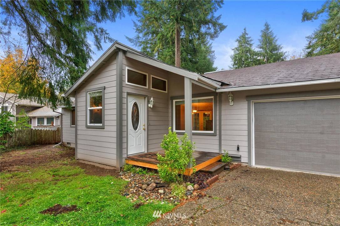 Port Orchard, WA 98366,985 Hillandale DR E