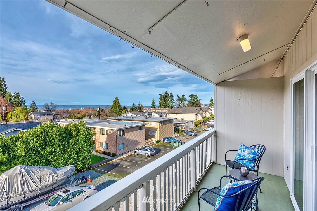 Edmonds, WA 98020,630 5th AVE S #208