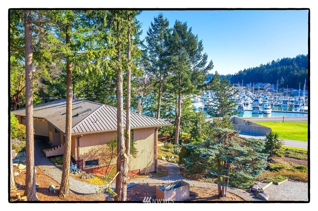 La Conner, WA 98257,902 Paiute PL