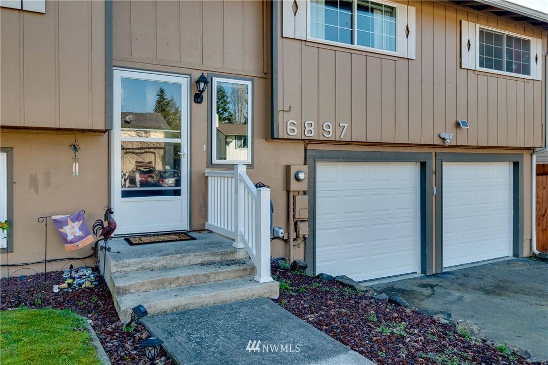 Bremerton, WA 98311,6897 Helena DR NE