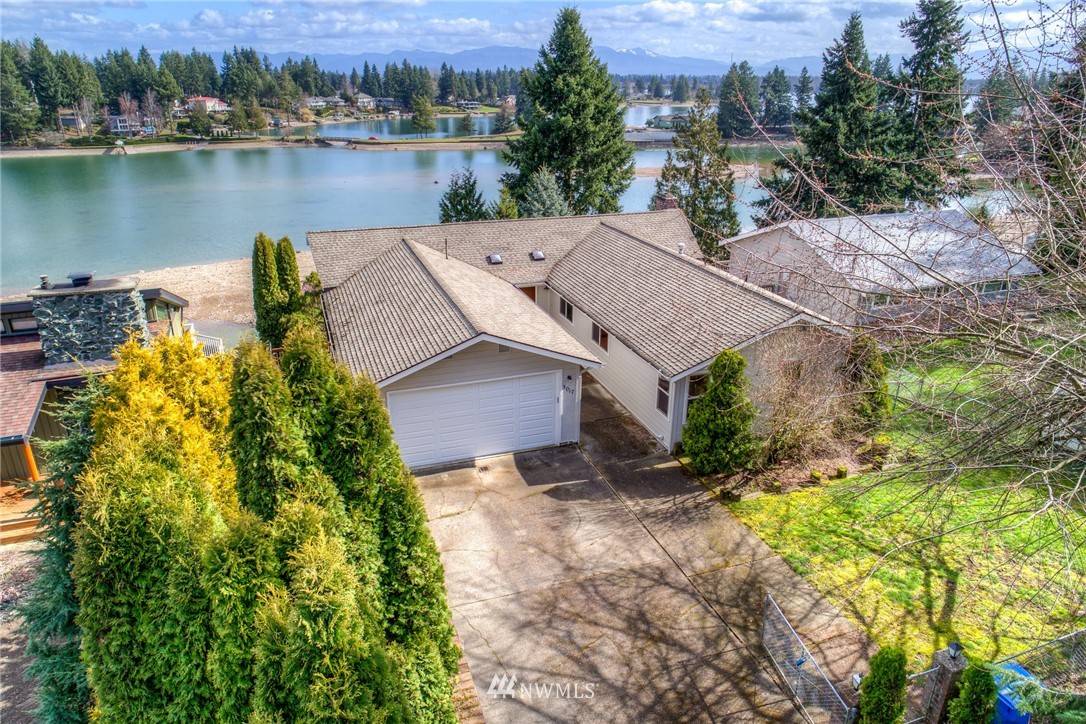 Lake Tapps, WA 98391,3017 Deer Island DR E