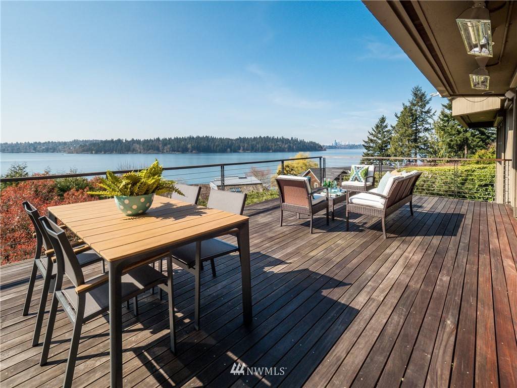 Mercer Island, WA 98040,5 Brook Bay