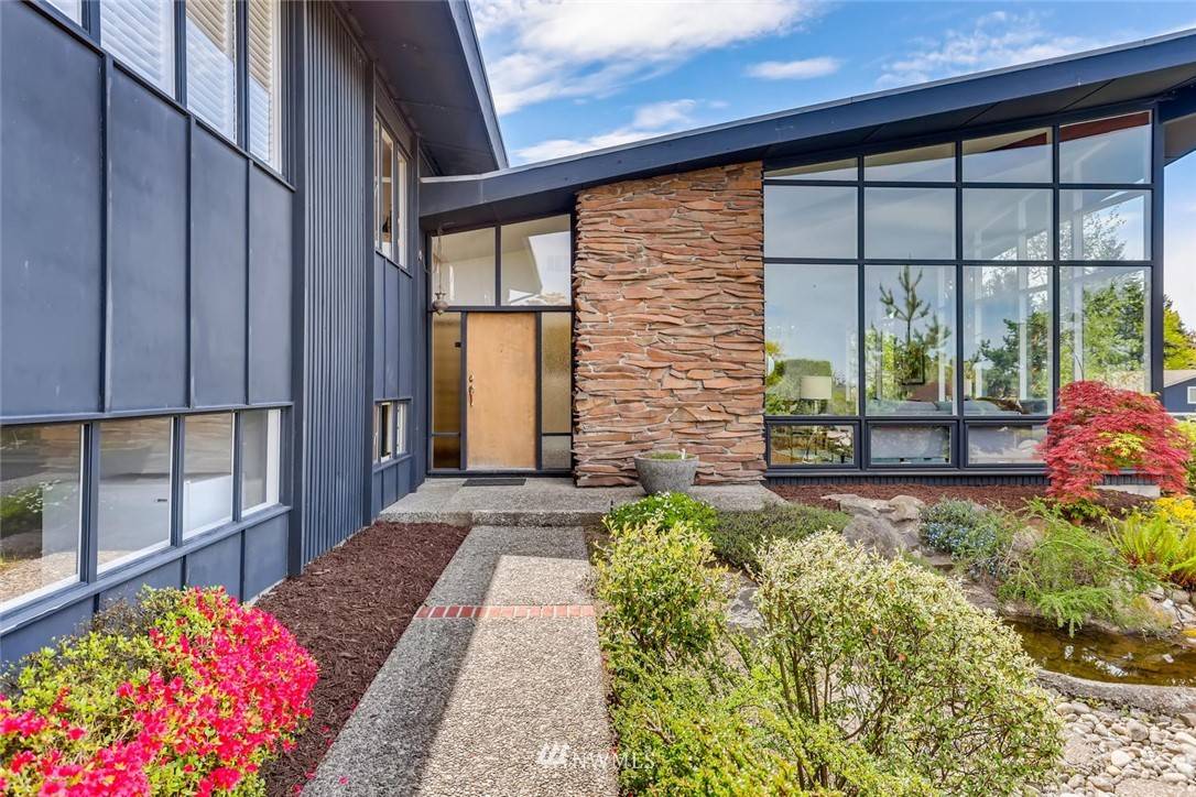 Mercer Island, WA 98040,7000 82nd AVE SE