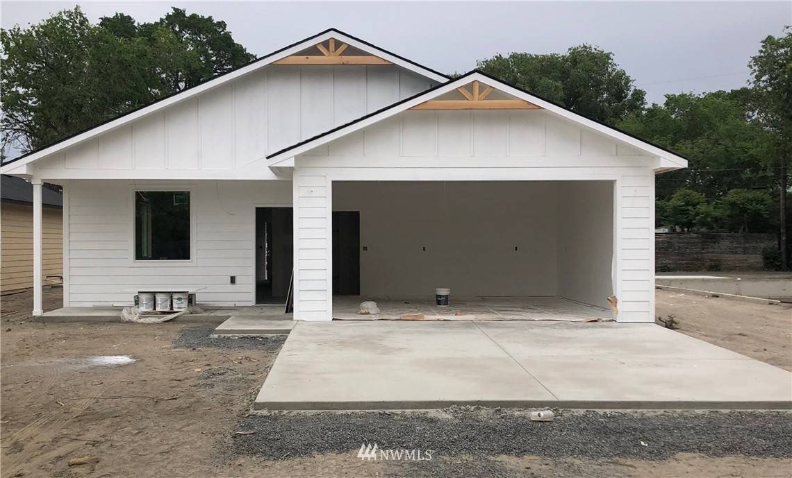 Soap Lake, WA 98851,14 S Birch ST