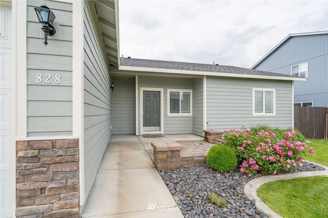 Moses Lake, WA 98837,828 W Polo Ridge DR