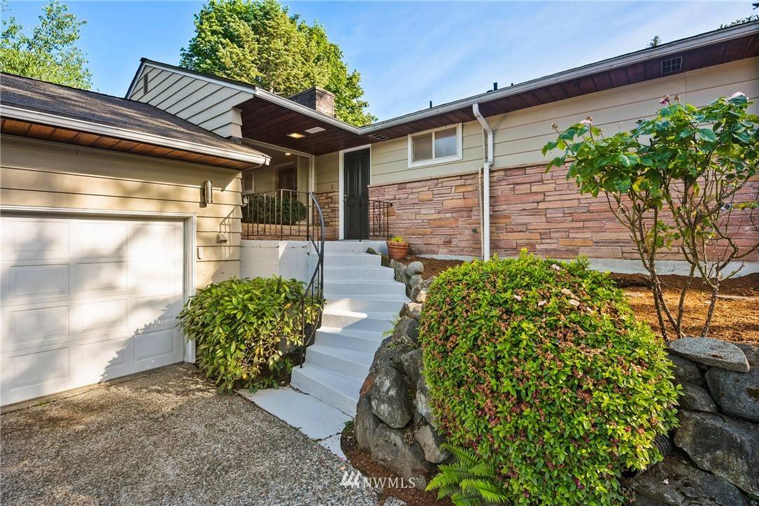 Mercer Island, WA 98040,9205 SE 42nd ST