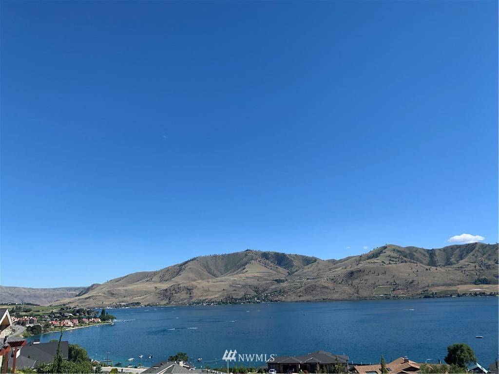 Chelan, WA 98816,223 Crystal DR