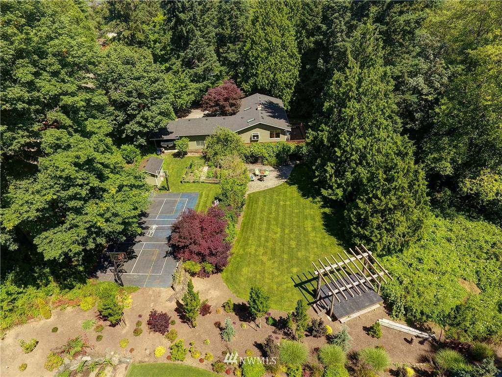 Lake Forest Park, WA 98155,2521 NE 191st ST