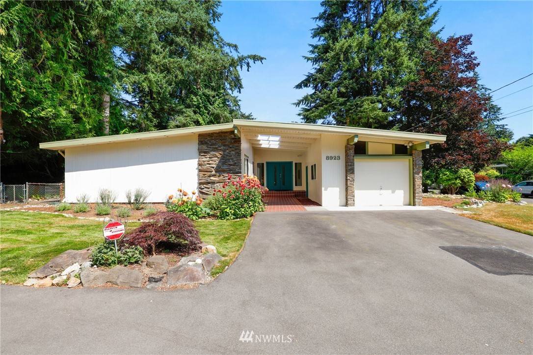 Edmonds, WA 98026,8923 242nd ST SW