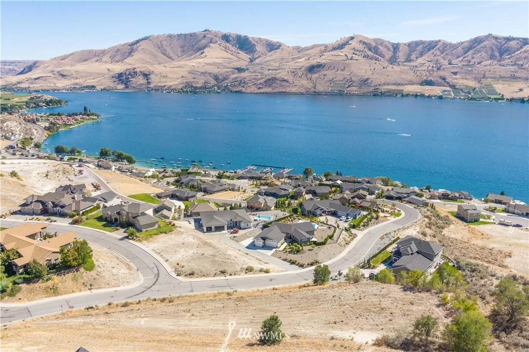 Chelan, WA 98816,245 Crystal DR