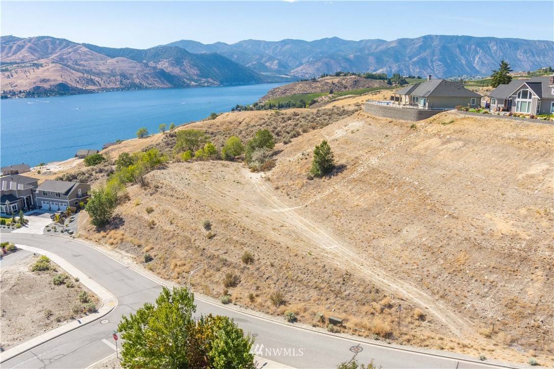 Chelan, WA 98816,245 Crystal DR