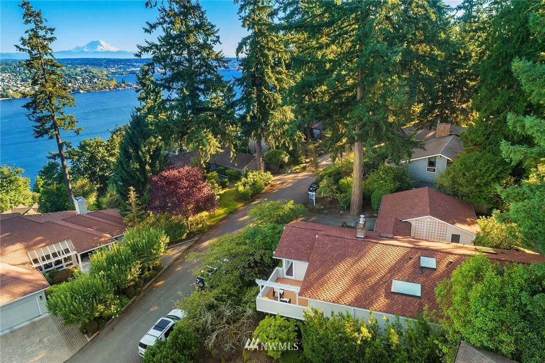 Mercer Island, WA 98040,7707 89th PL SE