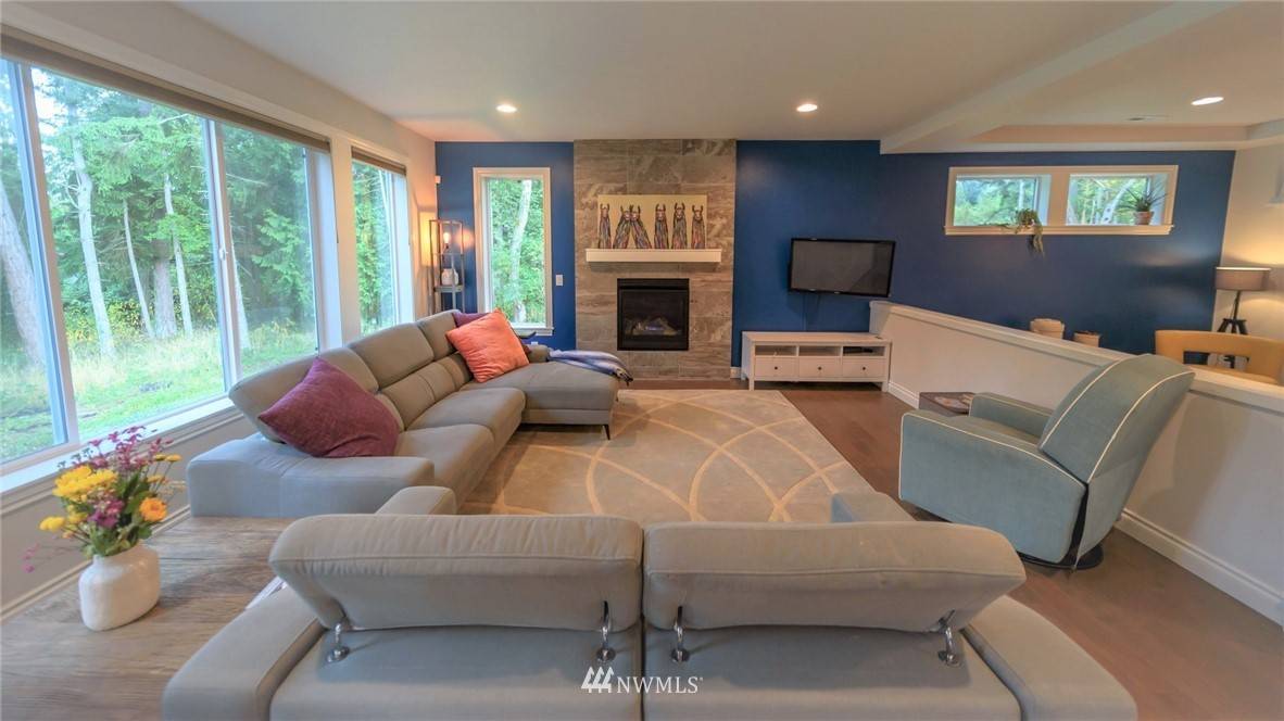 Bainbridge Island, WA 98110,13874 LaVigne CT NE