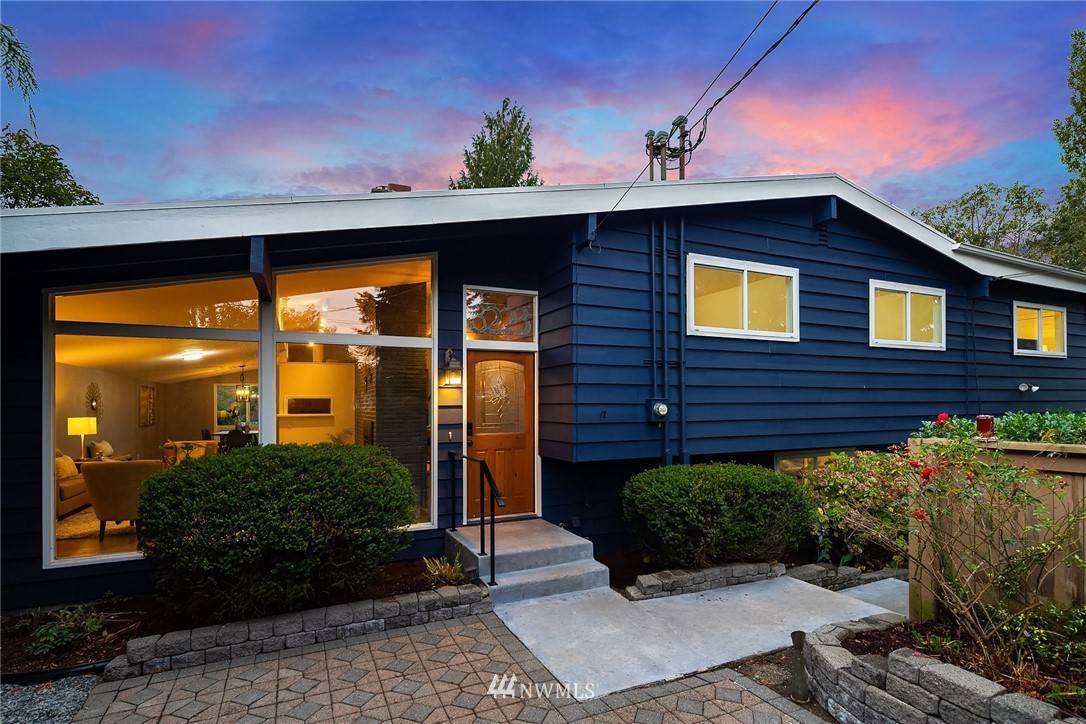 Edmonds, WA 98026,8223 Sierra DR