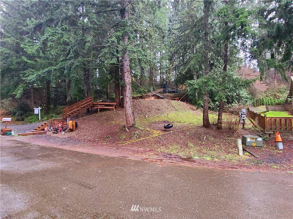 Belfair, WA 98528,231 NE Barbara LN