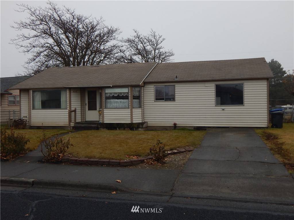 Moses Lake, WA 98837,327 W Knolls Vista DR