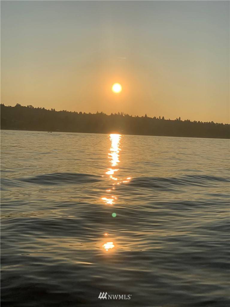 Mercer Island, WA 98040,Address not disclosed