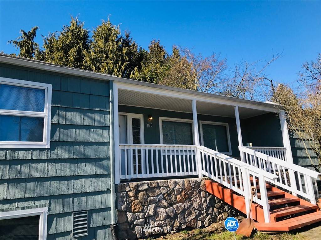 Burien, WA 98166,810 SW 143rd ST