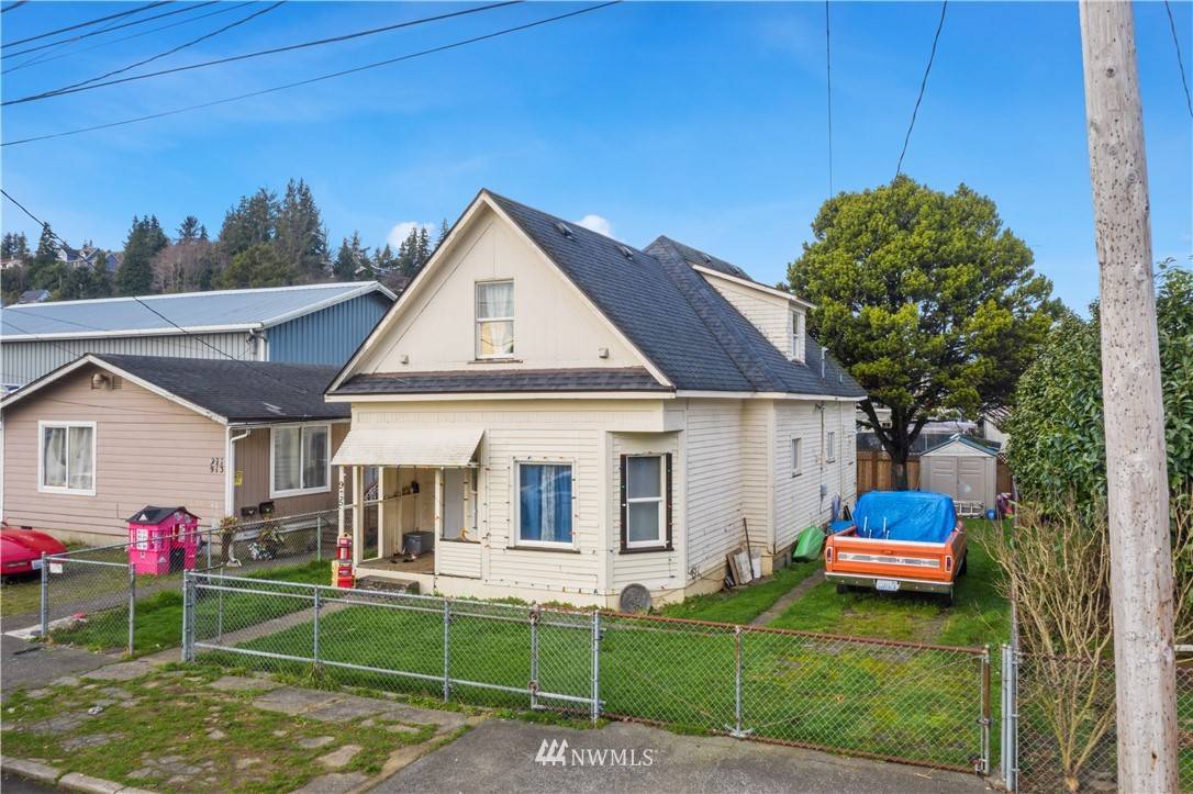 Hoquiam, WA 98550,915 Eklund AVE