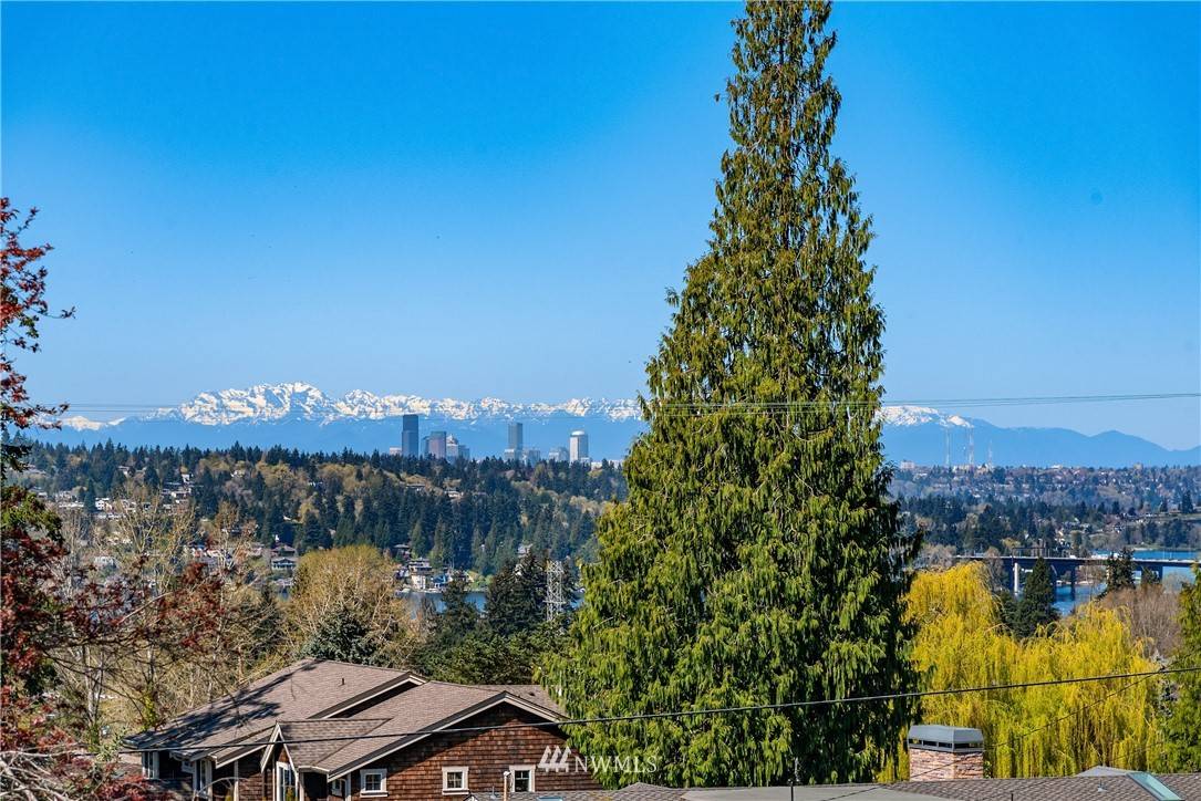 Bellevue, WA 98006,13020 SE 45th CT