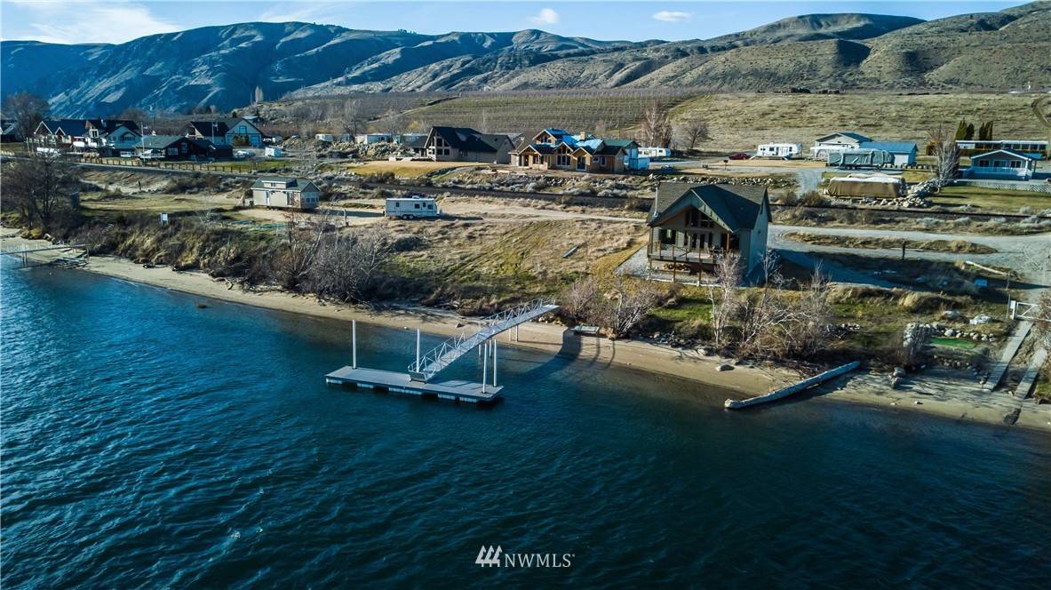 Chelan, WA 98816,115 Beach LN