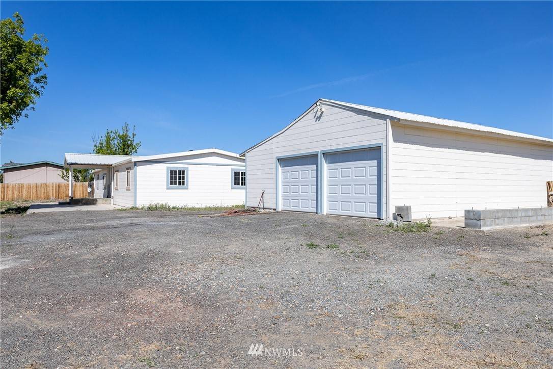 Selah, WA 98942,1311 W Huntzinger RD