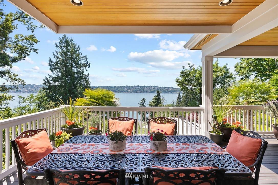 Mercer Island, WA 98040,8241 W Mercer WAY