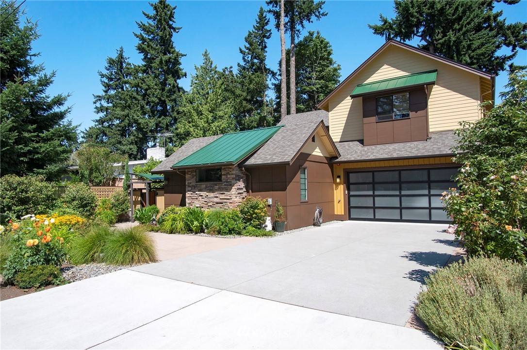 Mercer Island, WA 98040,8822 SE 40th ST