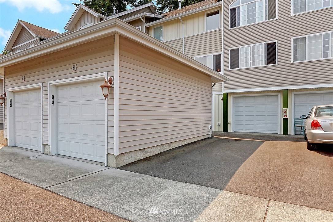 Edmonds, WA 98026,7818 228th ST SW #103