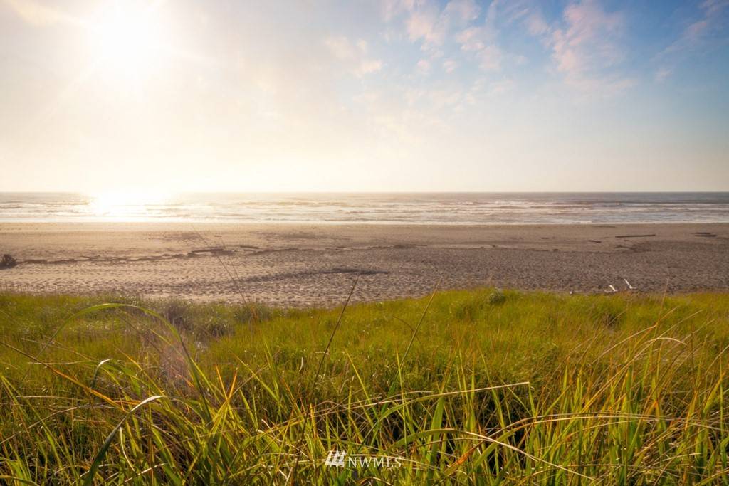 Ocean Shores, WA 98569,1351 Ocean Shores BLVD SW