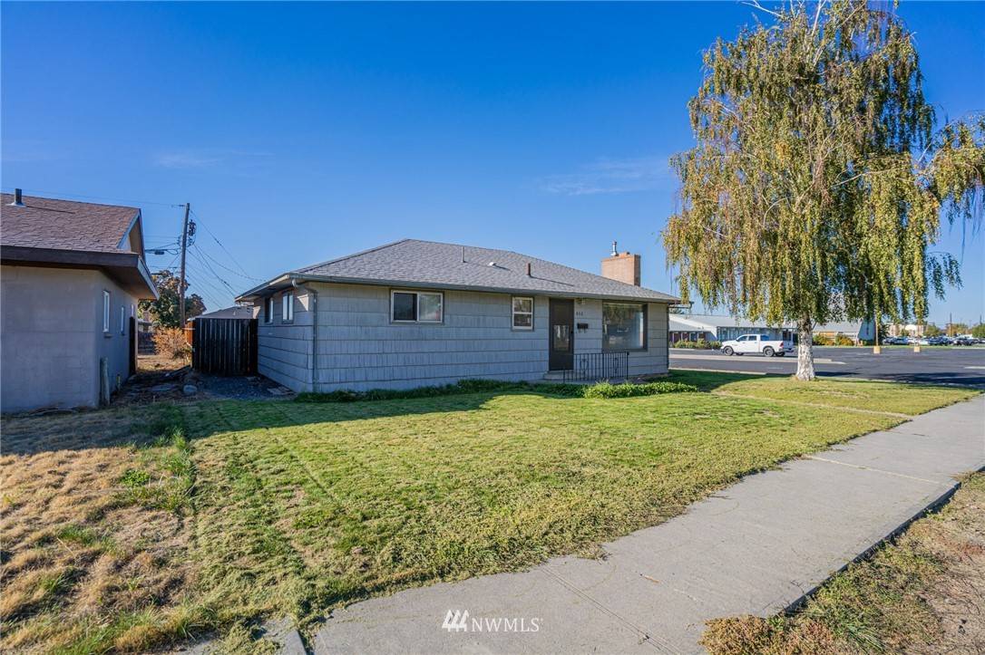 Moses Lake, WA 98837,802 S Ironwood DR