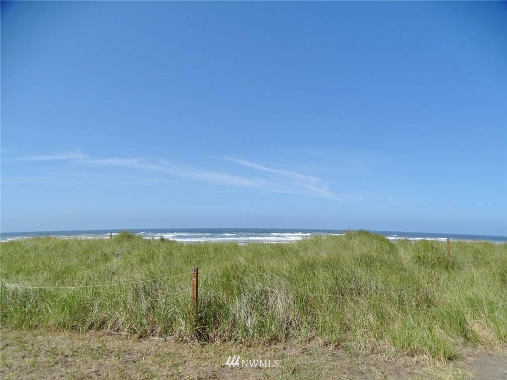 Ocean Shores, WA 98569,1399 Ocean Shores BLVD SW #2S-D