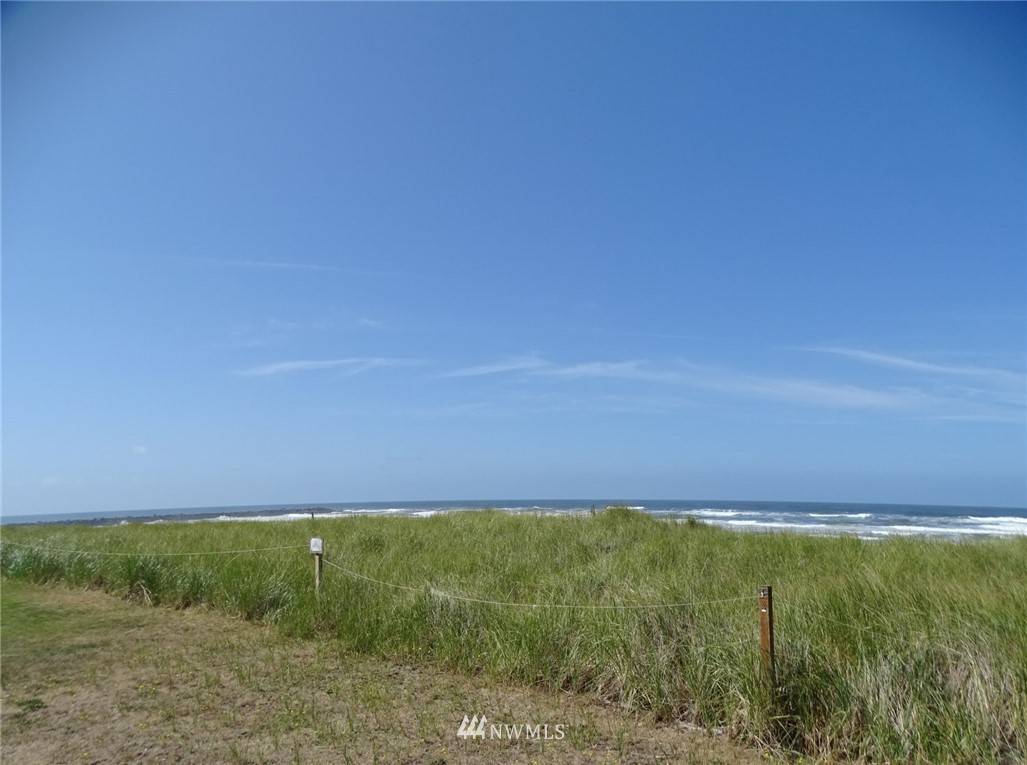 Ocean Shores, WA 98569,1399 Ocean Shores BLVD SW #2S-D