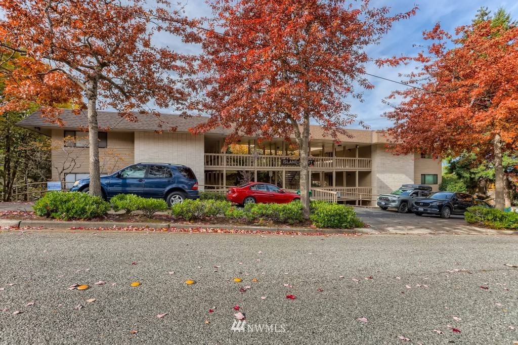 Mercer Island, WA 98040,3239 80th AVE SE #402