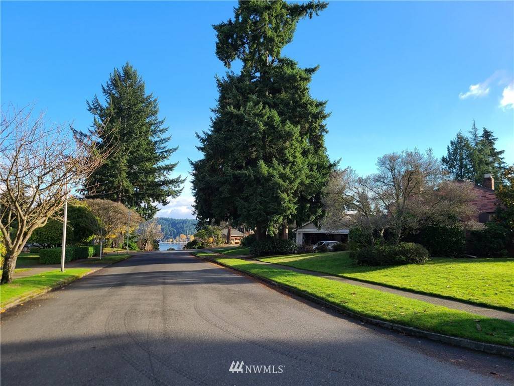 Lake Forest Park, WA 98155,3703 NE 162nd ST