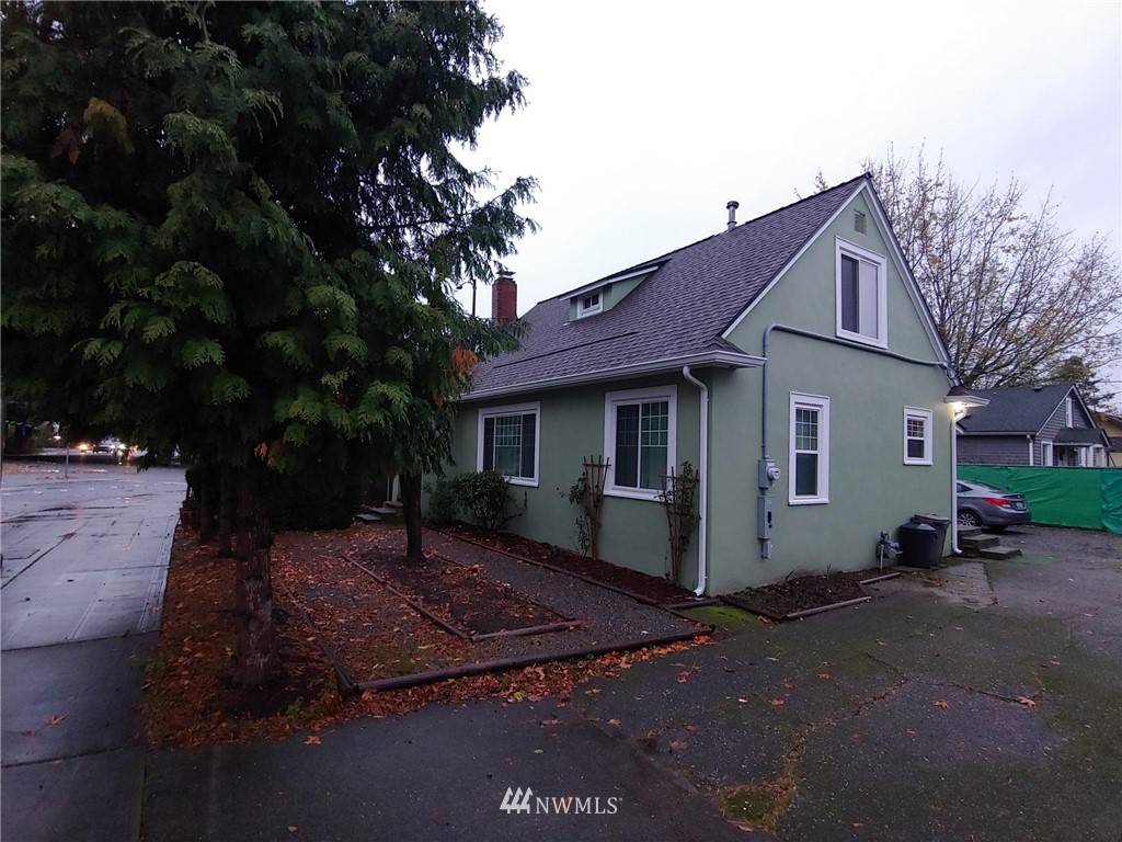 Kent, WA 98032,927 W Meeker ST